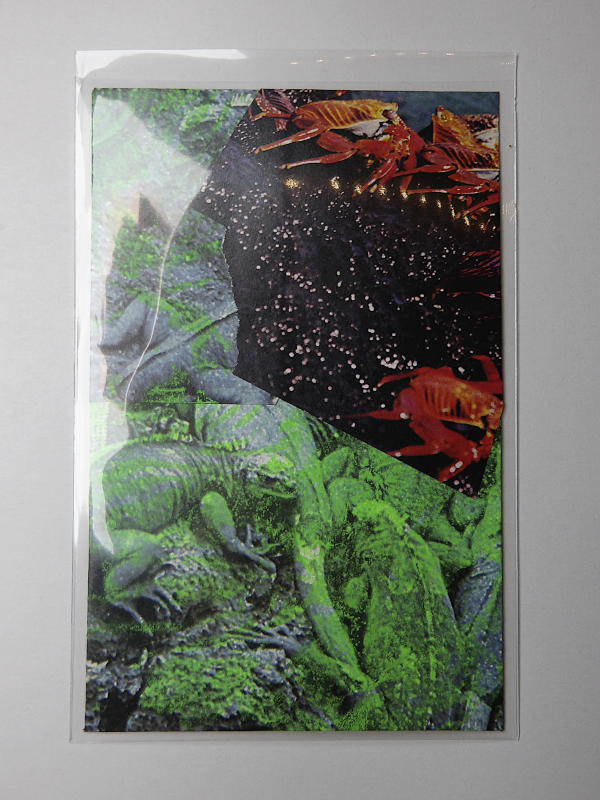 pile of fluo red crabs and fluo green reptiles